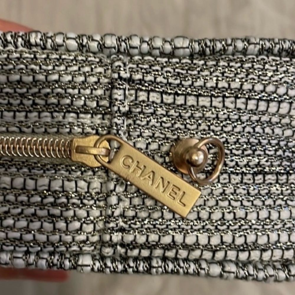 Chanel Gray and Gold Cosmetic Case NWOT - Picture 5 of 9